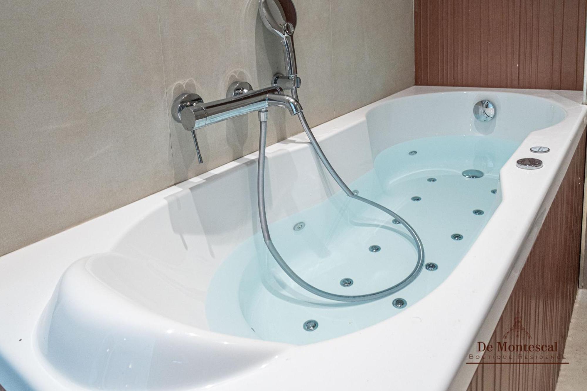 De Montescal - Hot Tub And Ac Cosy Apartment A Prime Location 40M2 Paris Luaran gambar