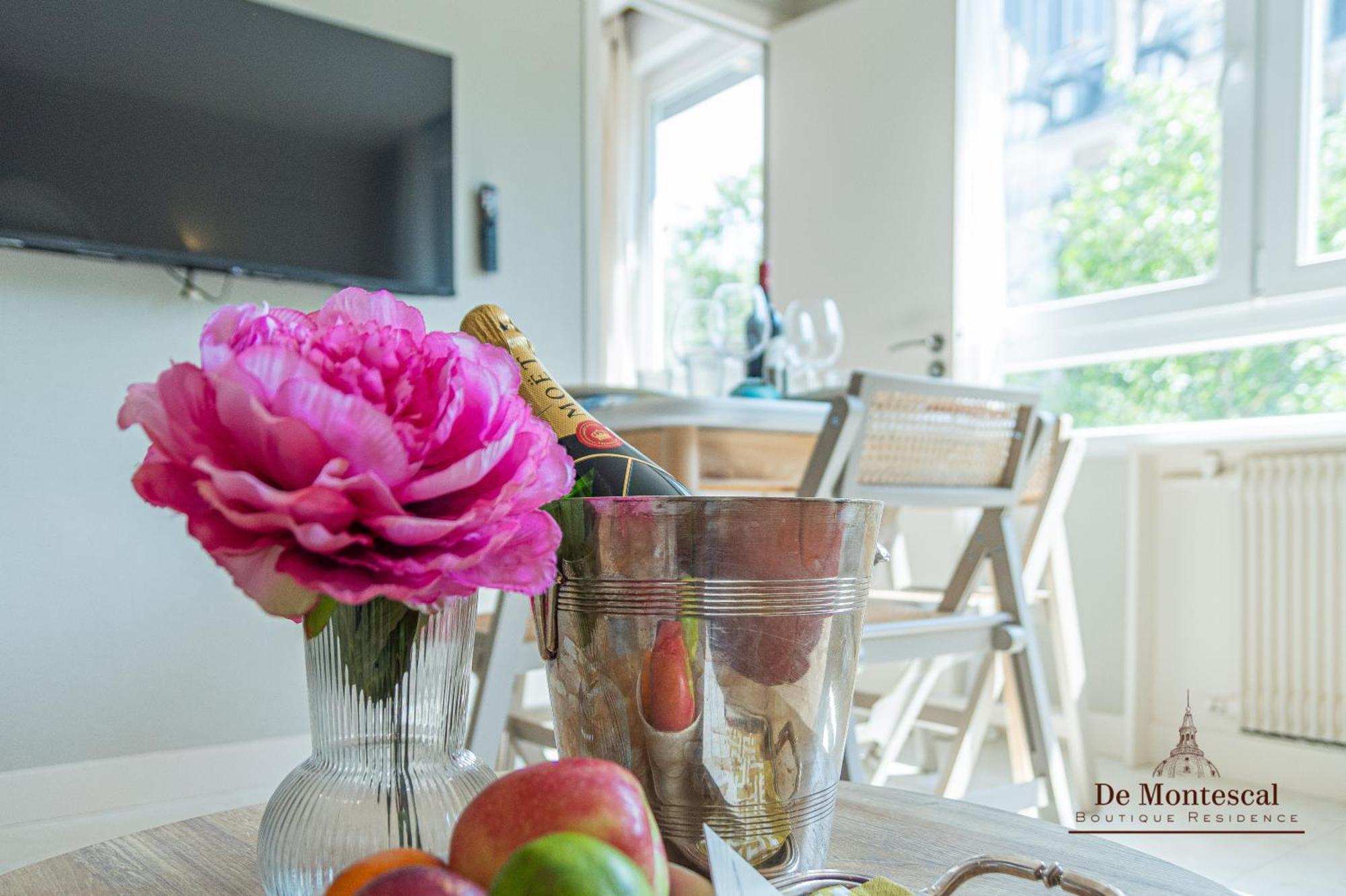 De Montescal - Hot Tub And Ac Cosy Apartment A Prime Location 40M2 Paris Luaran gambar