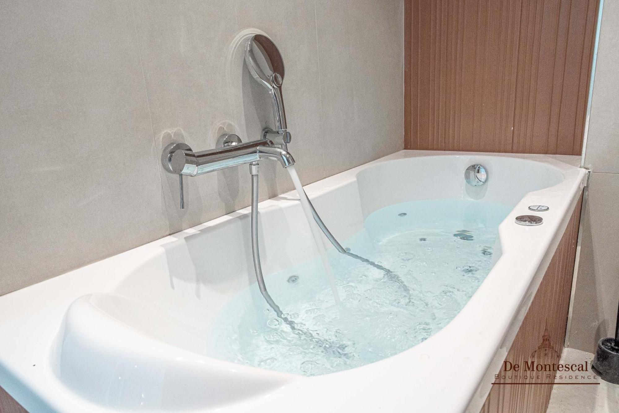 De Montescal - Hot Tub And Ac Cosy Apartment A Prime Location 40M2 Paris Luaran gambar