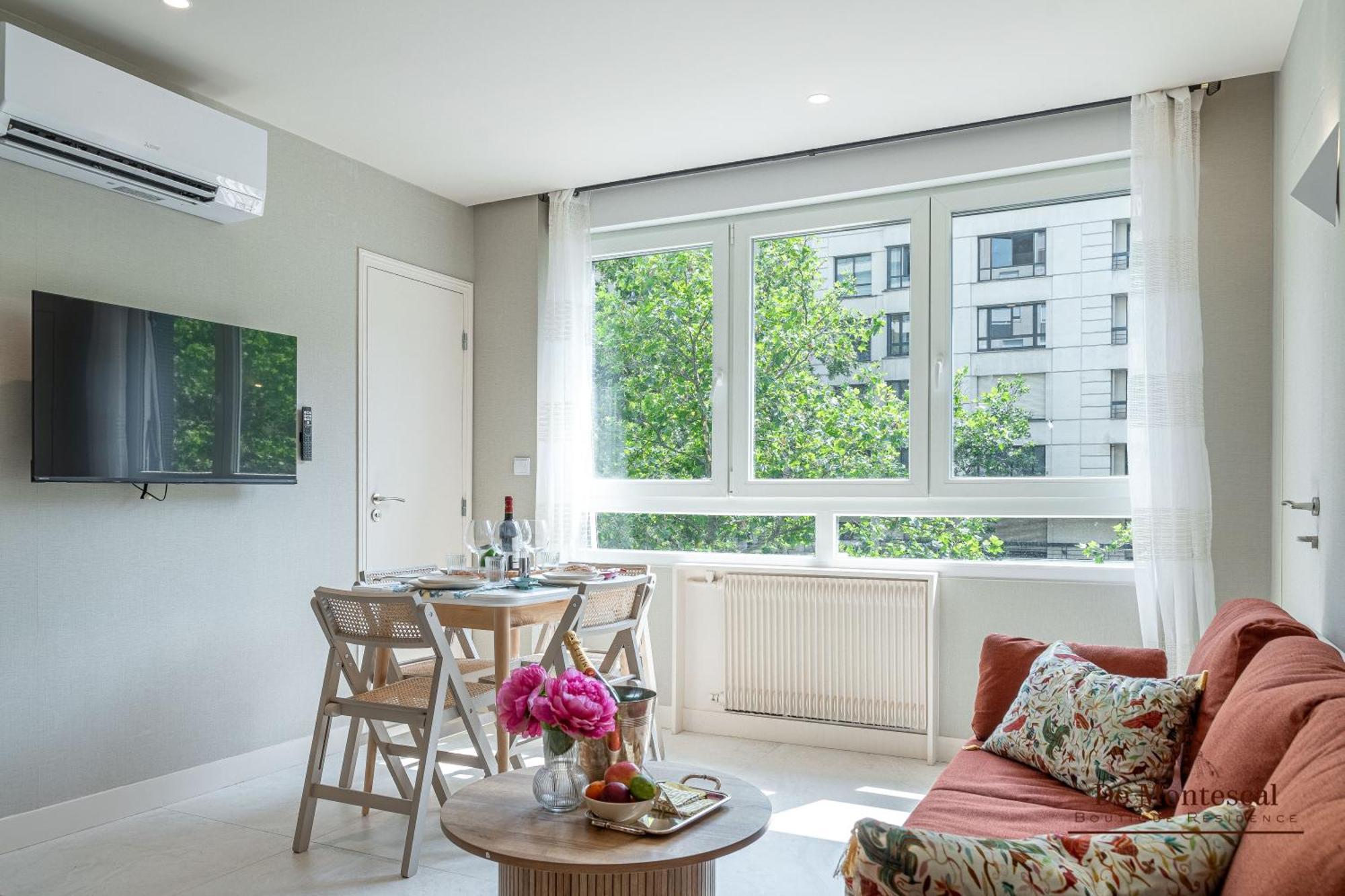 De Montescal - Hot Tub And Ac Cosy Apartment A Prime Location 40M2 Paris Luaran gambar