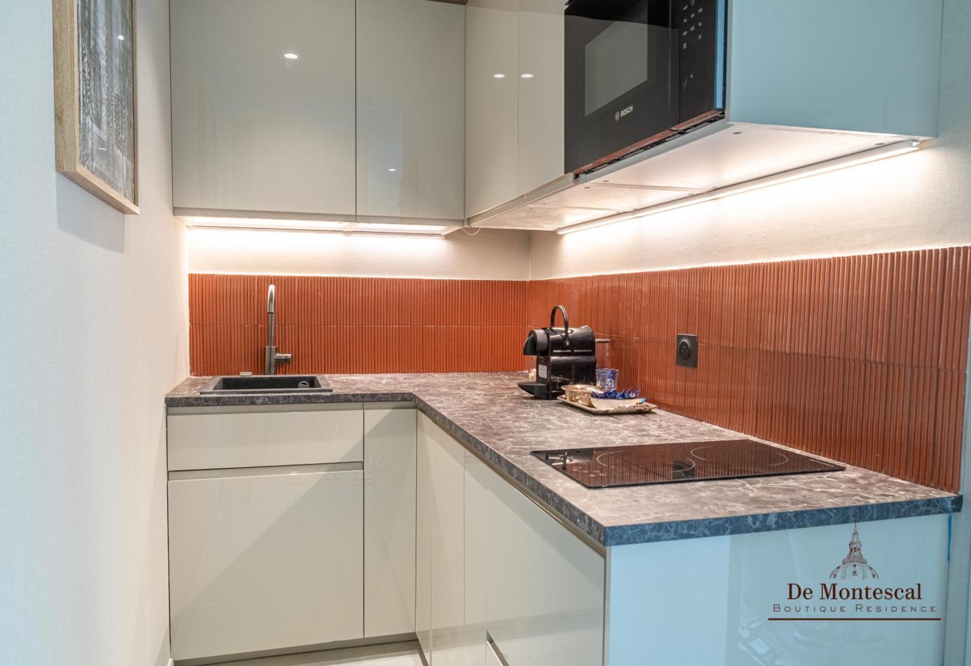 De Montescal - Hot Tub And Ac Cosy Apartment A Prime Location 40M2 Paris Luaran gambar