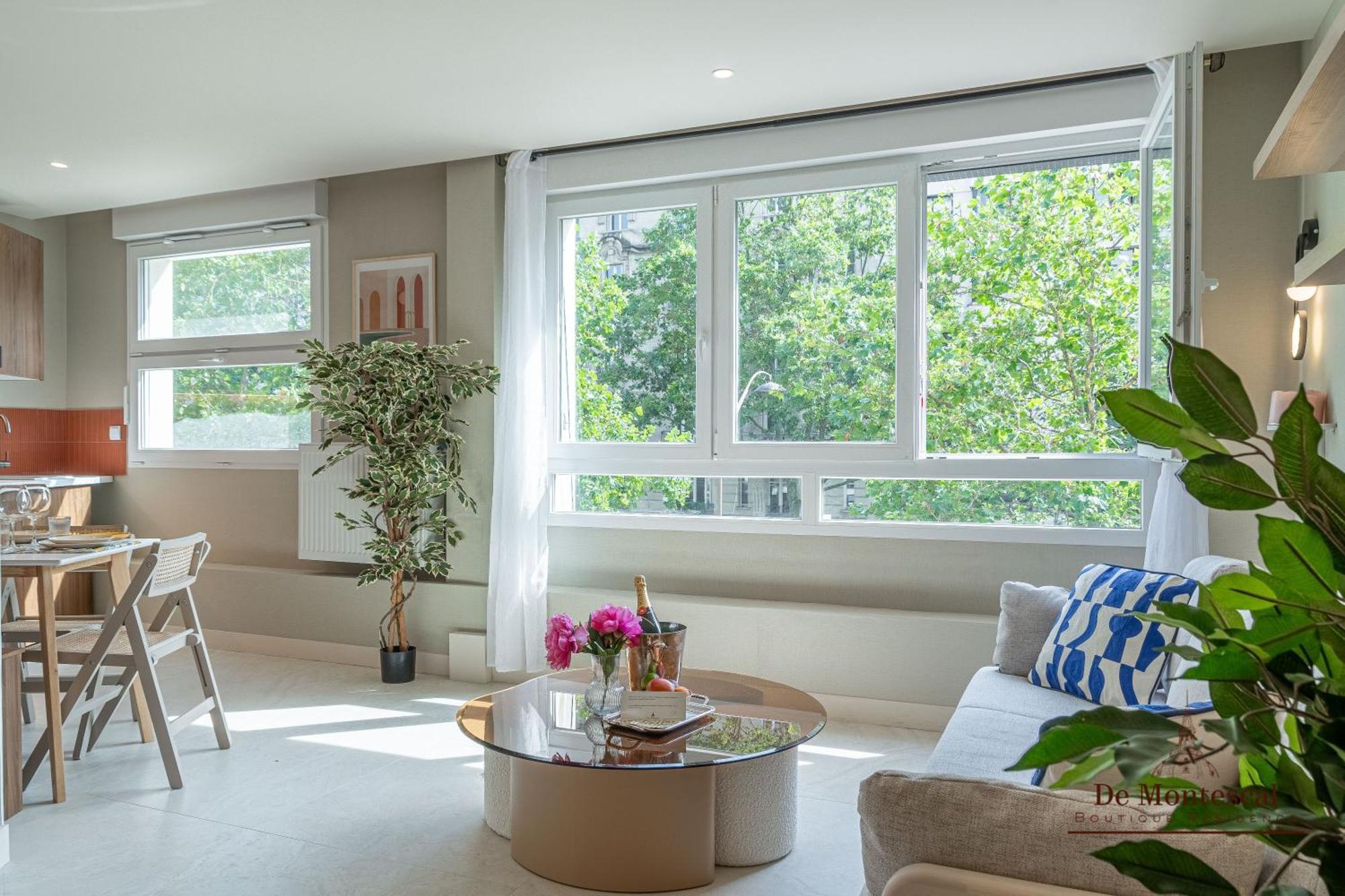 De Montescal - Hot Tub And Ac Cosy Apartment A Prime Location 40M2 Paris Luaran gambar